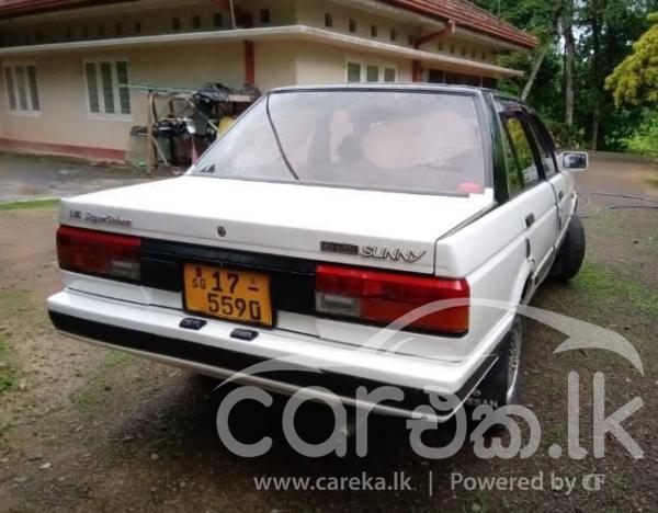 Nissan sunny hb12