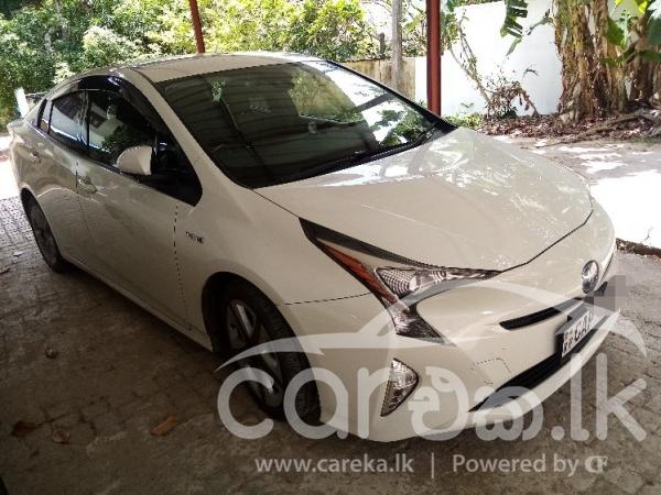 Toyota prius deals s touring 2016