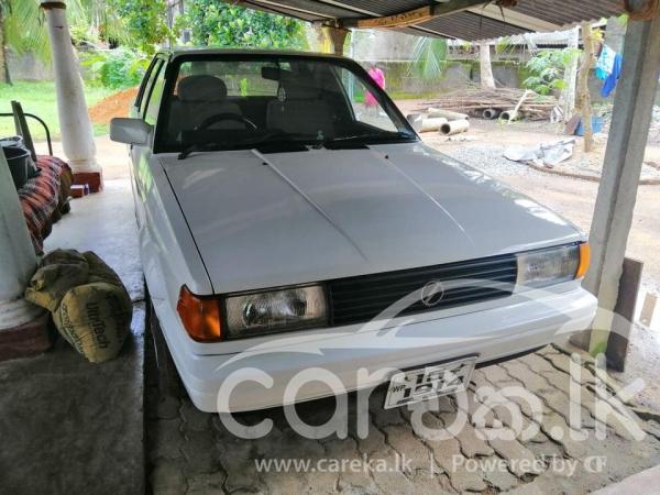 Nissan sunny hb12