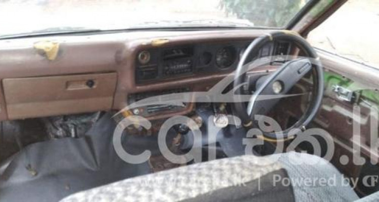 TOYOTA COROLLA KE30 1975