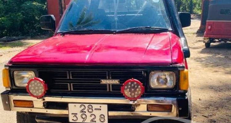 NISSAN DATSUN 1984
