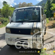 MITSUBISHI MINICAB 2003