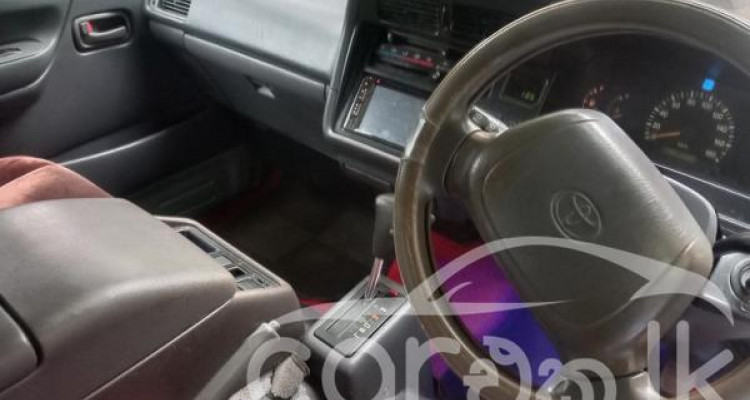 TOYOTA HIACE LH102 2002