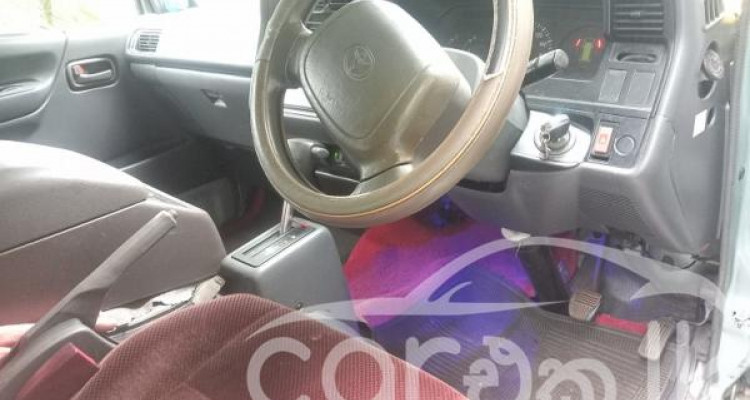 TOYOTA HIACE LH102 2002