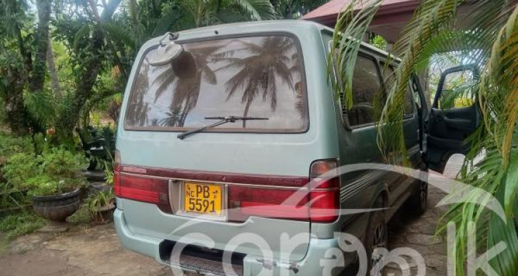 TOYOTA HIACE LH102 2002