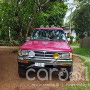 TOYOTA HILUX 1987