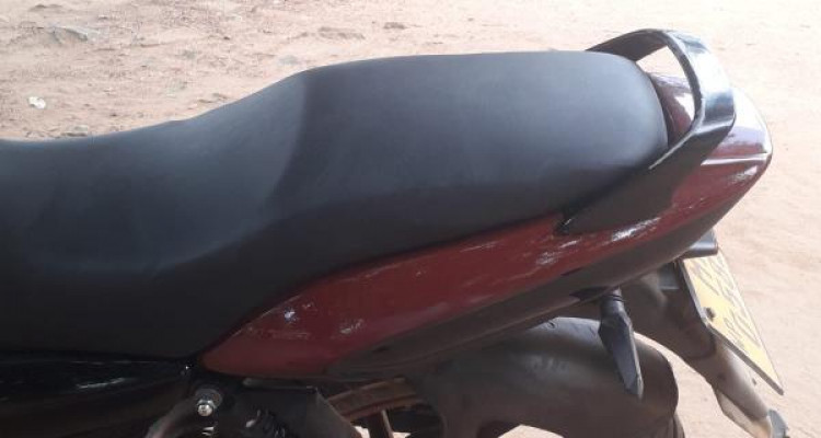 BAJAJ PULSAR 150 2005