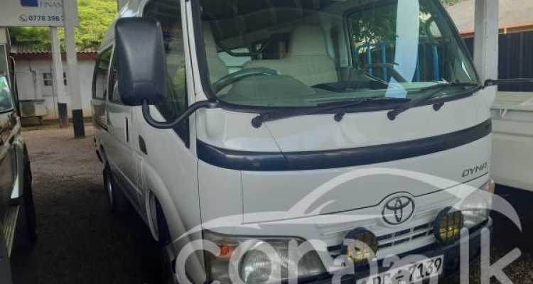 TOYOTA HIACE LH113 2006