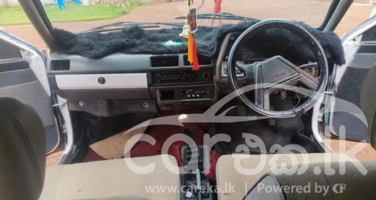 NISSAN SUNNY HB11 1982