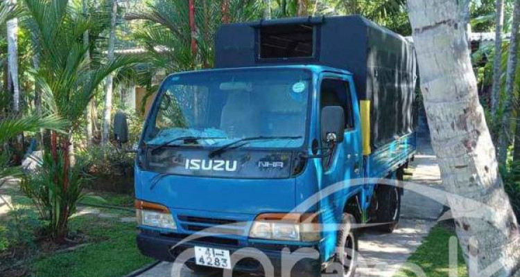 ISUZU NHR 1981