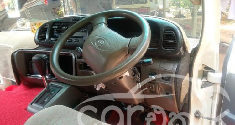 TOYOTA COASTER 2005