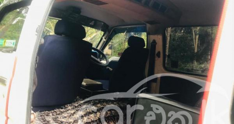 TOYOTA HIACE LH61 1992