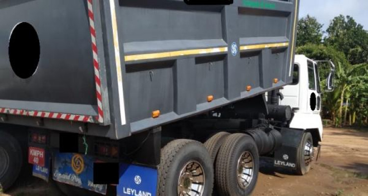 LANKA ASHOK LEYLAND 5 CUBE TIPPER 2011