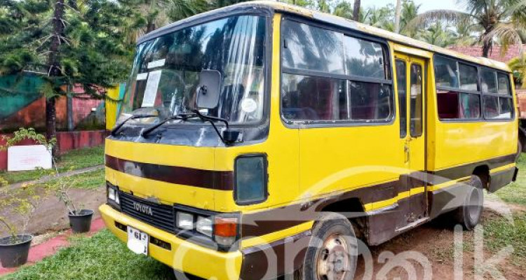 TOYOTA COASTER 1986