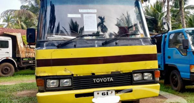 TOYOTA COASTER 1986