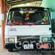 NISSAN CARAVAN 1985