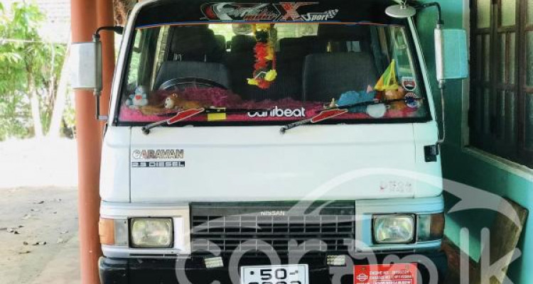 NISSAN CARAVAN 1985