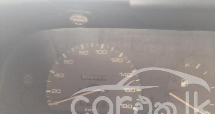 MAZDA FAMILIA 1992