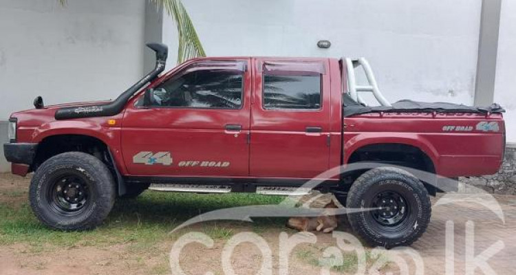NISSAN DATSUN 1984