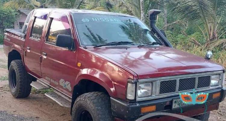 NISSAN DATSUN 1984