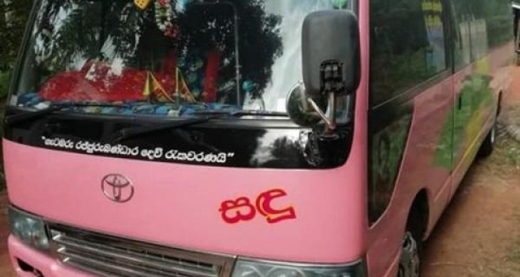 TOYOTA COASTER 2010