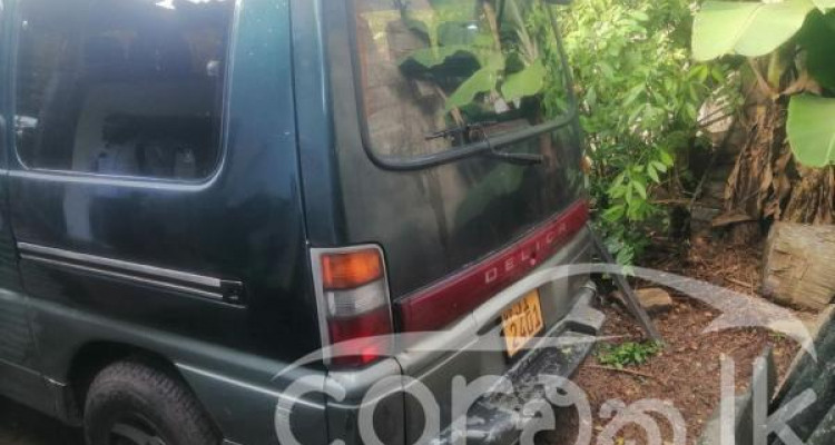 MITSUBISHI DELICA PO5 1986
