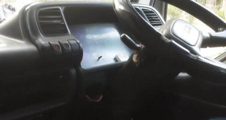 ISUZU NHR 2000