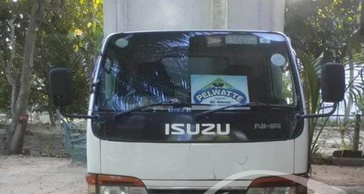 ISUZU NHR 2000