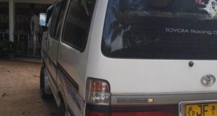 TOYOTA DOLPHIN LH102 2000