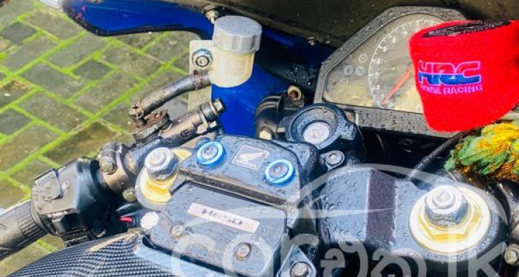 HONDA CBR 2009