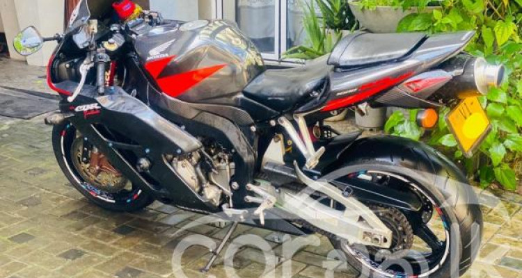 HONDA CBR 2009