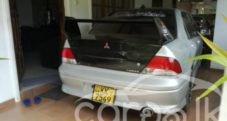 MITSUBISHI LANCER CS2 2001