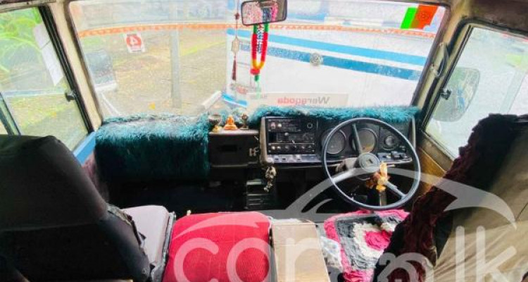 ISUZU JOURNEY 1988