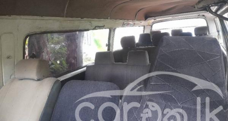 TOYOTA HIACE LH40 1981