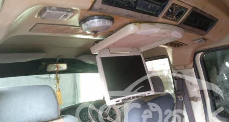 NISSAN CARAVAN 1990