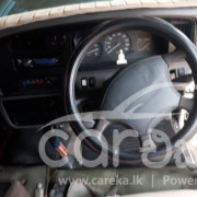 NISSAN CARAVAN 2001