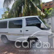 NISSAN CARAVAN 2001