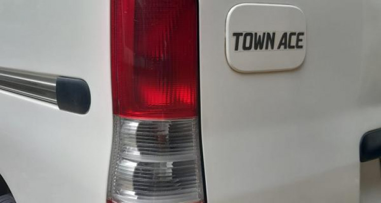 TOYOTA TOWNACE 2011