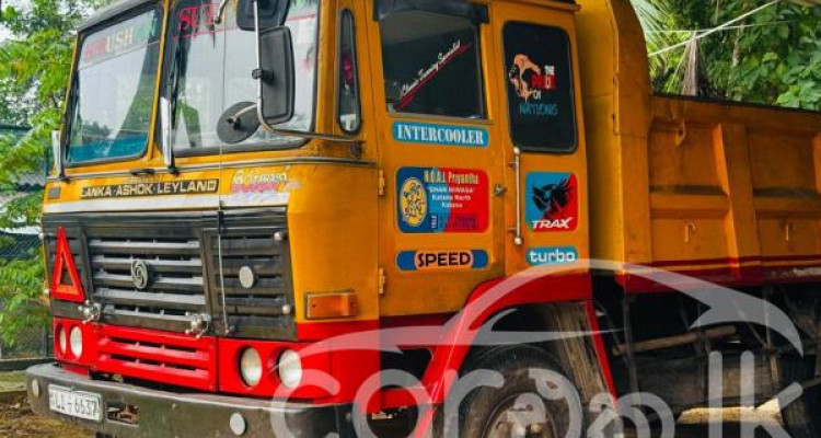 LANKA ASHOK LEYLAND COMET TIPPER 1613 2011