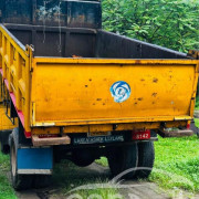 LANKA ASHOK LEYLAND COMET TIPPER 1613 2010