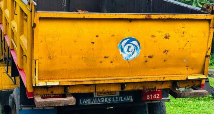 LANKA ASHOK LEYLAND COMET TIPPER 1613 2010