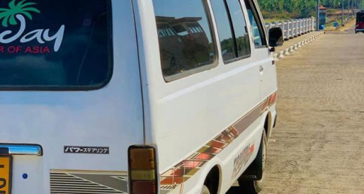 TOYOTA HIACE LH20 1980