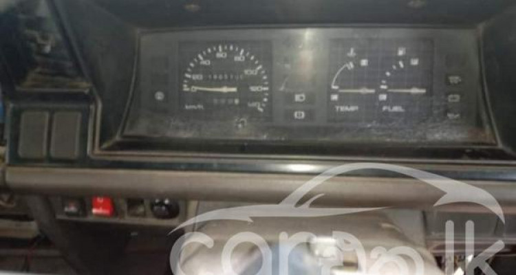 NISSAN VANETTE 1986