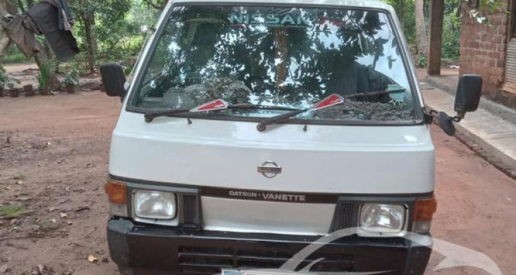 NISSAN VANETTE 1982