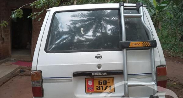 NISSAN VANETTE 1982