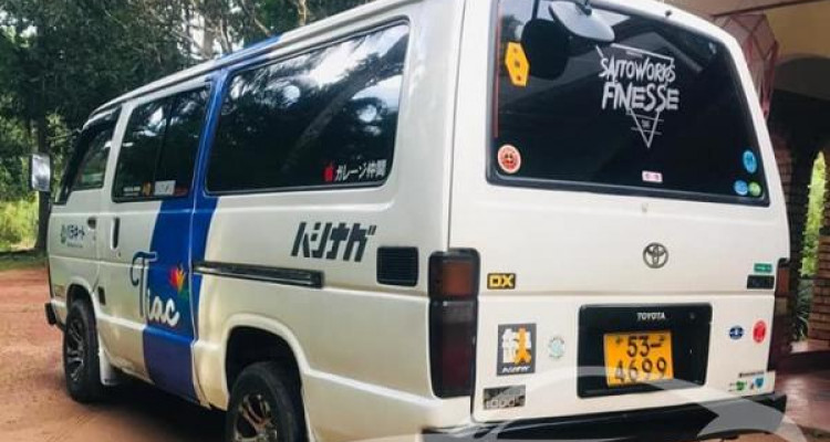 TOYOTA HIACE LH61 1992