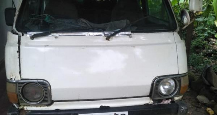 TOYOTA HIACE LH30 1981