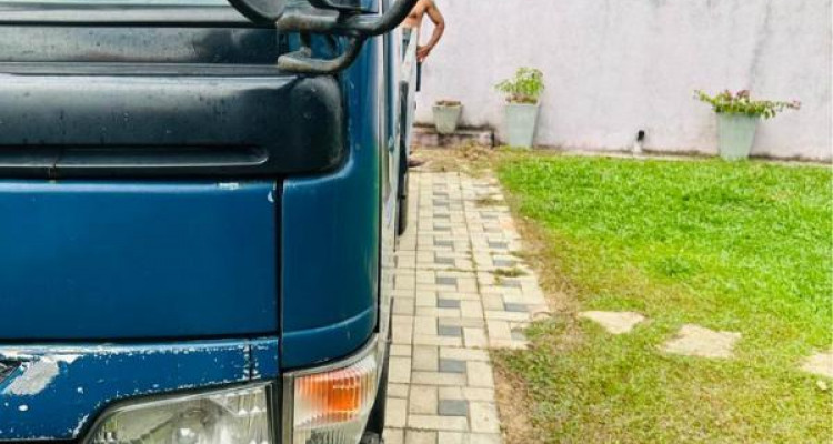 NISSAN CABSTAR 2000