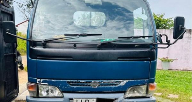 NISSAN CABSTAR 2000