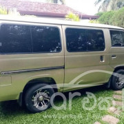 NISSAN CARAVAN 2001